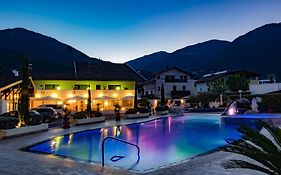 Schlosshof Suedtirol - Hotel & Camping Resort
