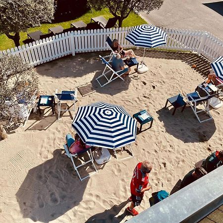 Schlosshof Charme Resort - Hotel & Camping Lana Esterno foto