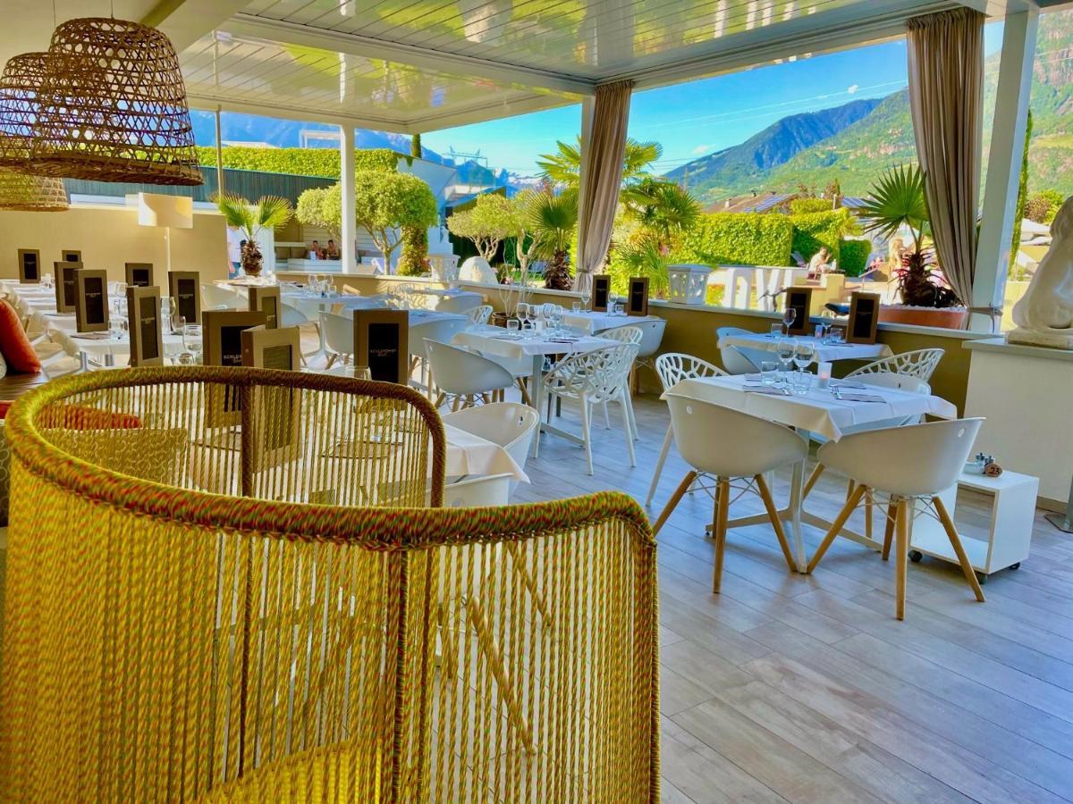 Schlosshof Charme Resort - Hotel & Camping Lana Esterno foto