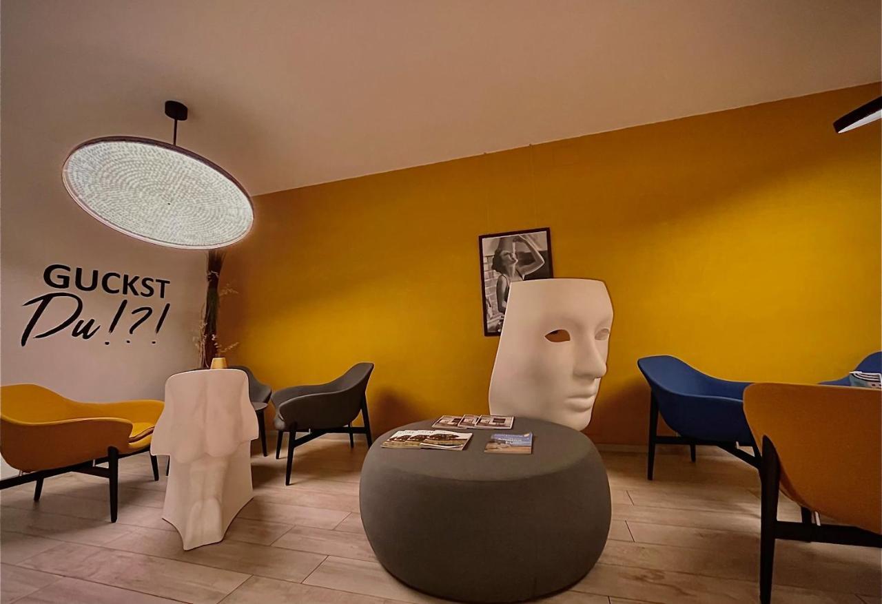Schlosshof Charme Resort - Hotel & Camping Lana Esterno foto