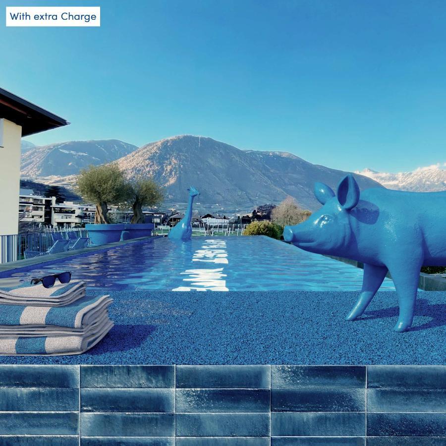 Schlosshof Charme Resort - Hotel & Camping Lana Esterno foto