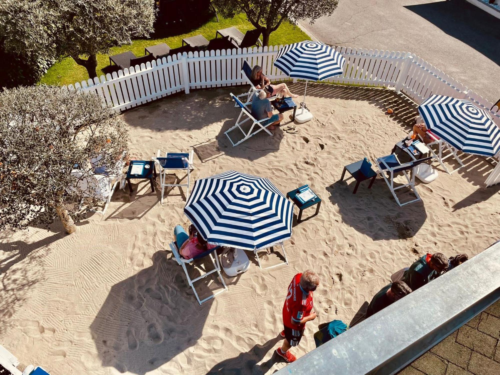 Schlosshof Charme Resort - Hotel & Camping Lana Esterno foto